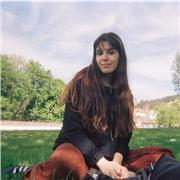 Profesora de inglés con experiencia dando clases particulares a niños y jóvenes que buscan preparación para exámenes oficiales